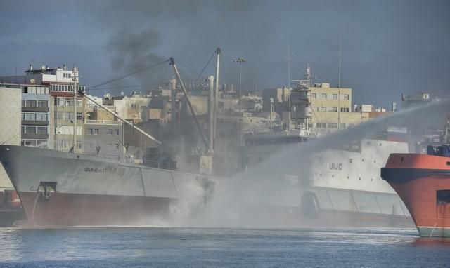 Tercer día del incendio en el barco Finwhale