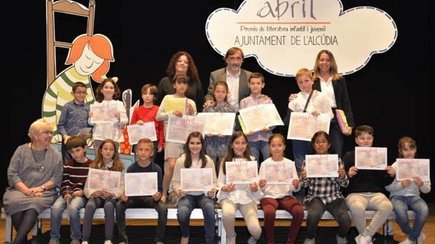 Alumnos de l&#039;Alcúdia galardonados en los Premis Abril.