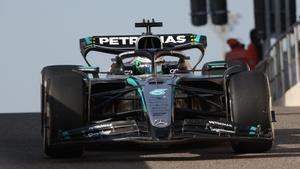 ABU DHABI (United Arab Emirates), 09/12/2025.- Mercedes reserve driver Frederik Vesti of Denmark steers his car during the Formula One Post-season test session at the Yas Marina Circuit racetrack in Abu Dhabi, United Arab Emirates, 09 December 2025. (Fórmula Uno, Dinamarca, Emiratos Árabes Unidos) EFE/EPA/ALI HAIDER