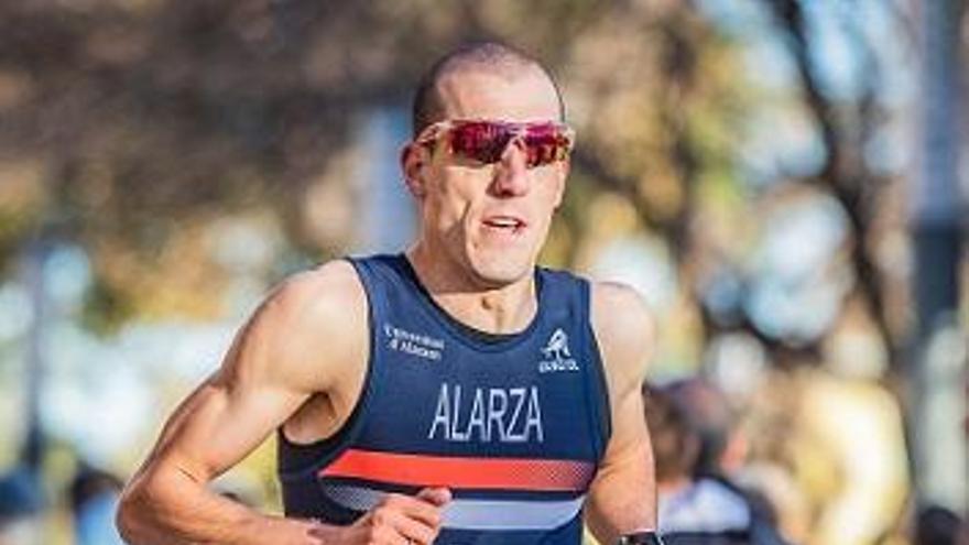 El triatleta de la UA Fernando Alarza.