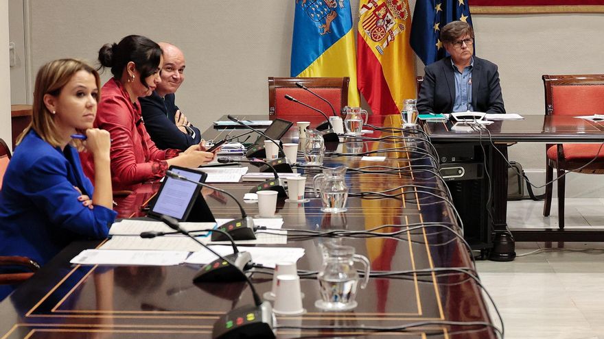 El exinterventor del SCS cree que se debió rescindir el contrato con RR7 al incumplir el primer envío de mascarillas