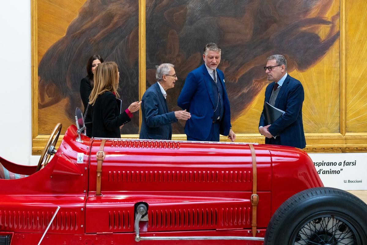 Las autoridades en la inauguración de la exposición.