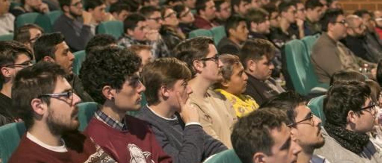 Los institutos de FP exigen a Educación formación para no perder el tren tecnológico