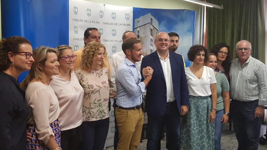 PP y PSOE se alian en la moción de censura en el Cabildo de La Palma