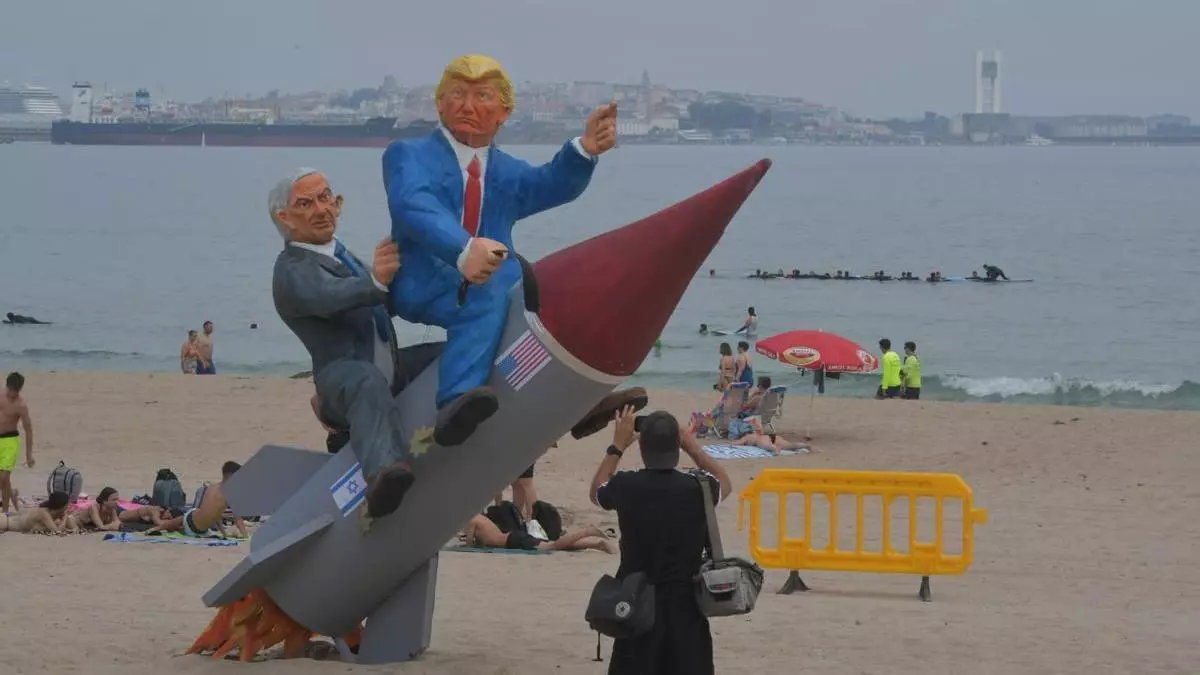 Trump y Netanyahu esperan ya en Bastiagueiro a ser proyectados en un misil