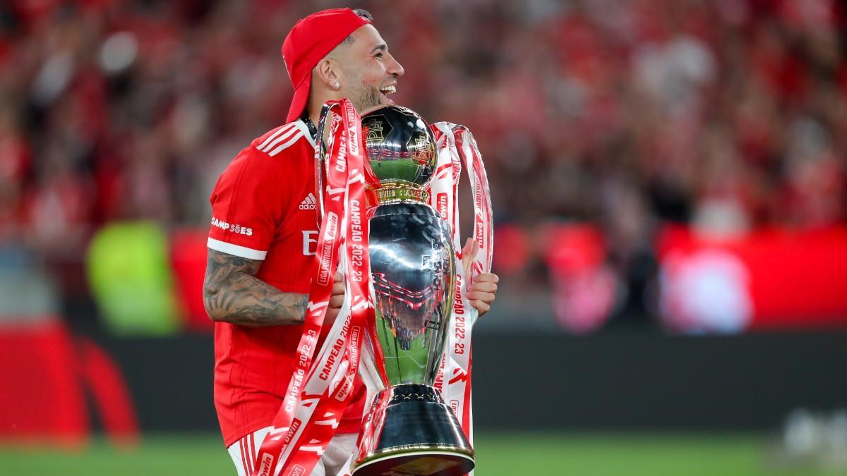 ¡Otamendi se jugó el tobillo en la accidentada celebración de liga del Benfica!