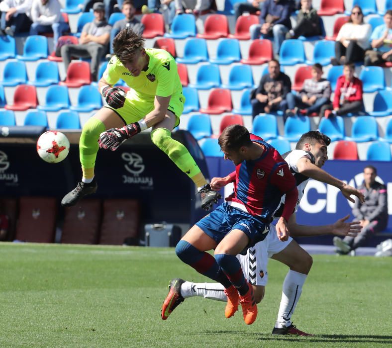 El ambientazo del Atlético Levante-CD Castellón en imágenes