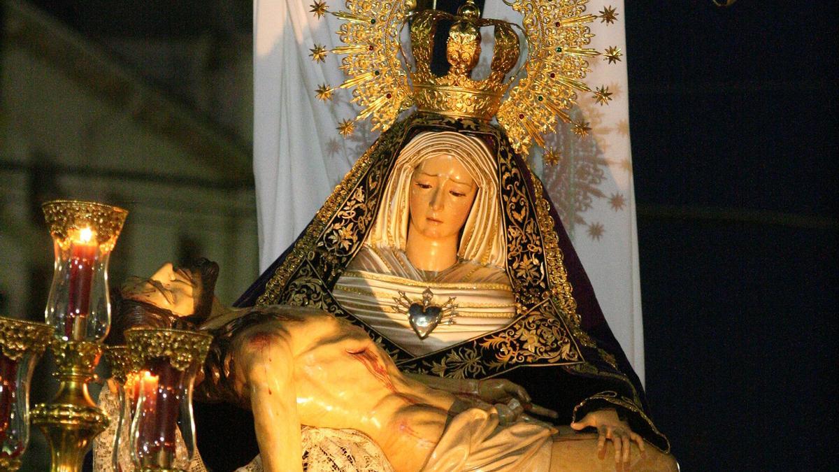 Grupo escultórico de Nuestra Señora de las Angustias.