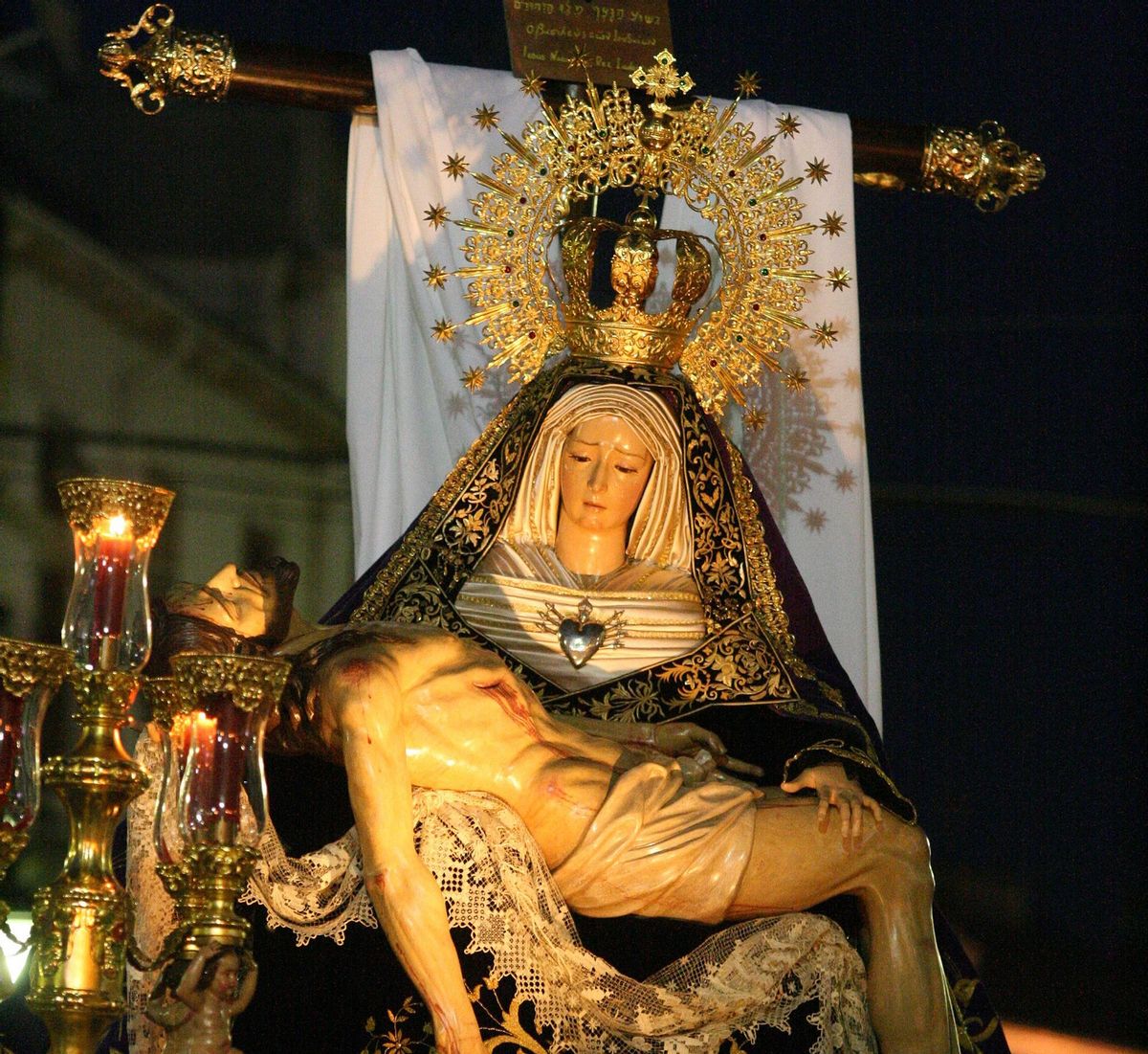 Grupo escultórico de Nuestra Señora de las Angustias.