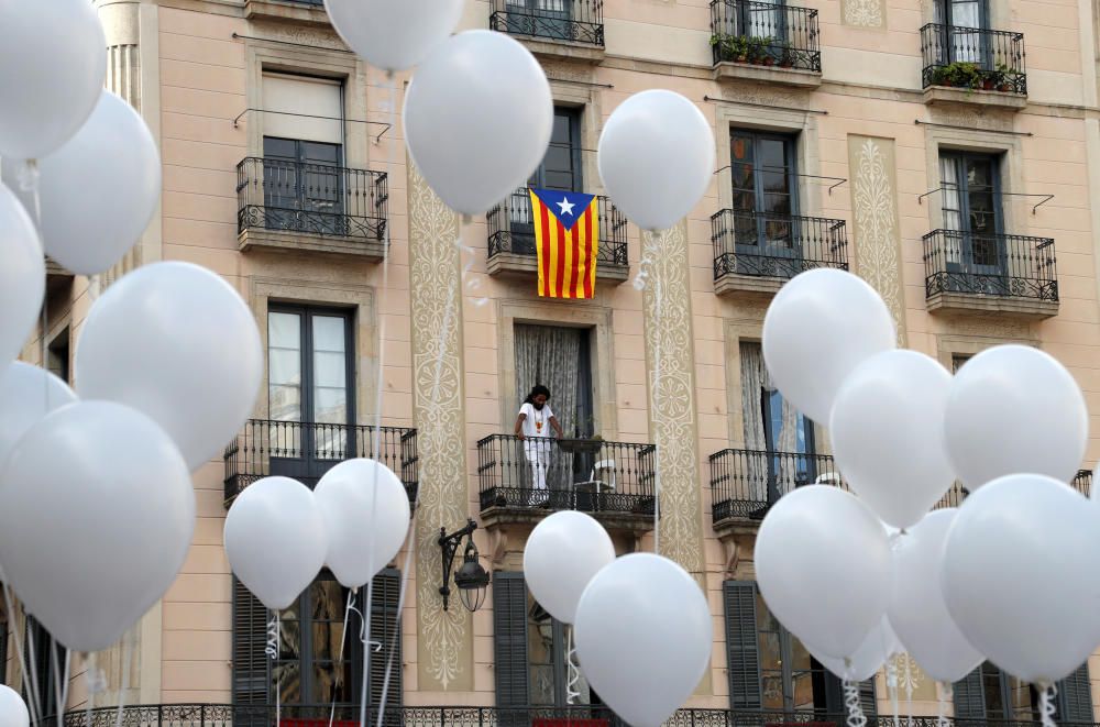 Concentración en Barcelona a favor del diálogo