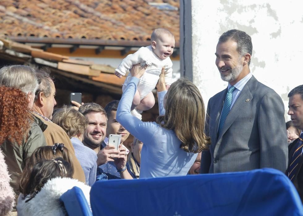 Los Reyes visitan Poreñu, Pueblo Ejemplar 2017