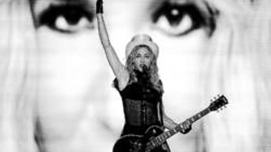 Madonna: FANS DE BUCAREST ABUCHEAN A LA CANTANTE