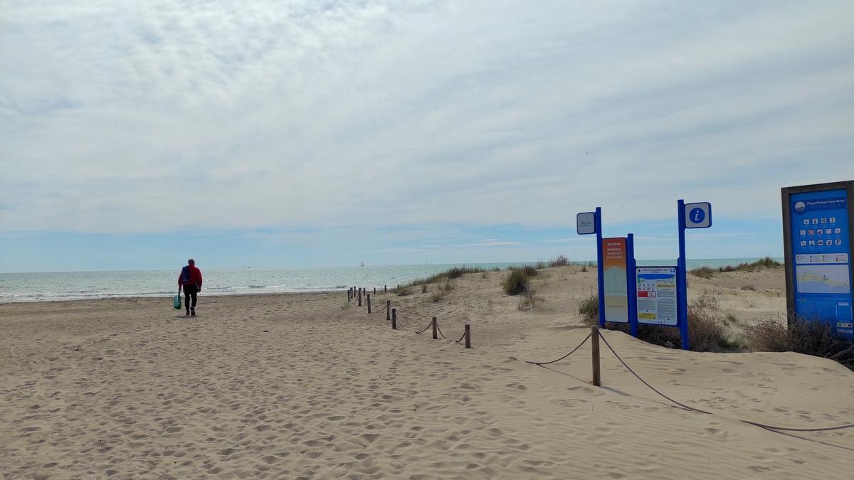 Las playas del municipio ofrecen todo tipo de servicios para disfrutar del aire libre.