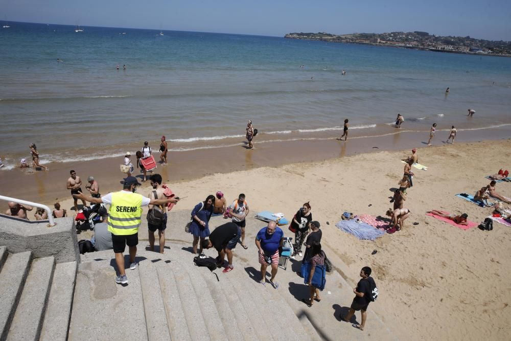 Sábado de playa en Asturias: parcelas de arenal