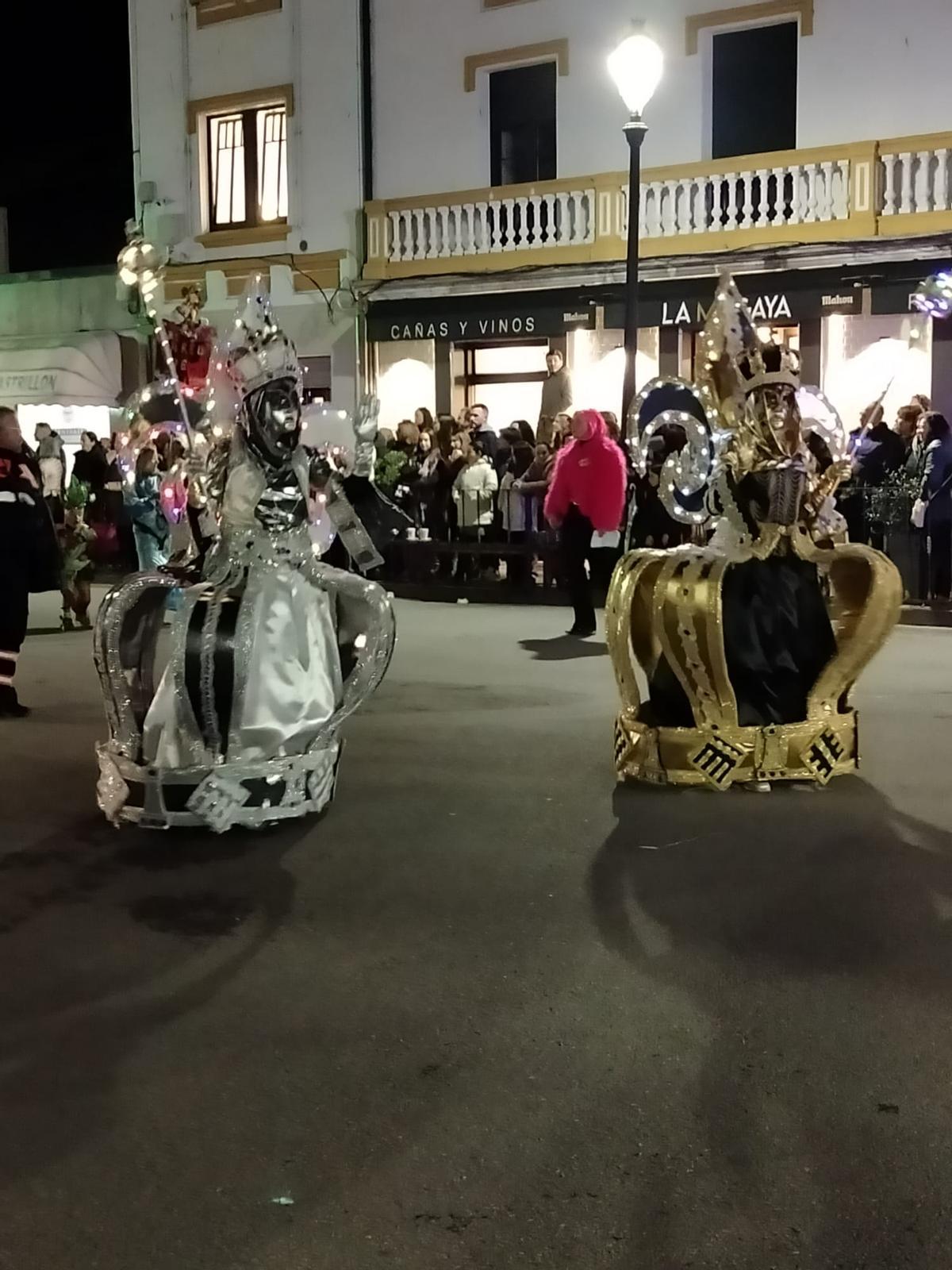 Desfile de carnaval en Navia.