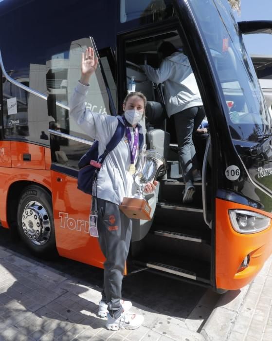 Así fue la llegada del Valencia Basket a Manises