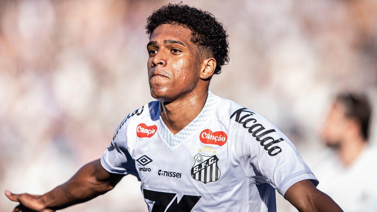 Souza, el lateral izquierdo del Santos FC que estaba en el radar del Barça