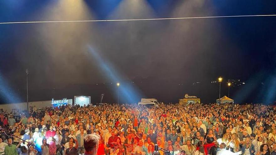 Rebobina, el festival de tardeo musical y de ocio que estrena Lugones con sonidos de los 80 y 90, paellada y hasta la presencia del popular locutor Fernandisco