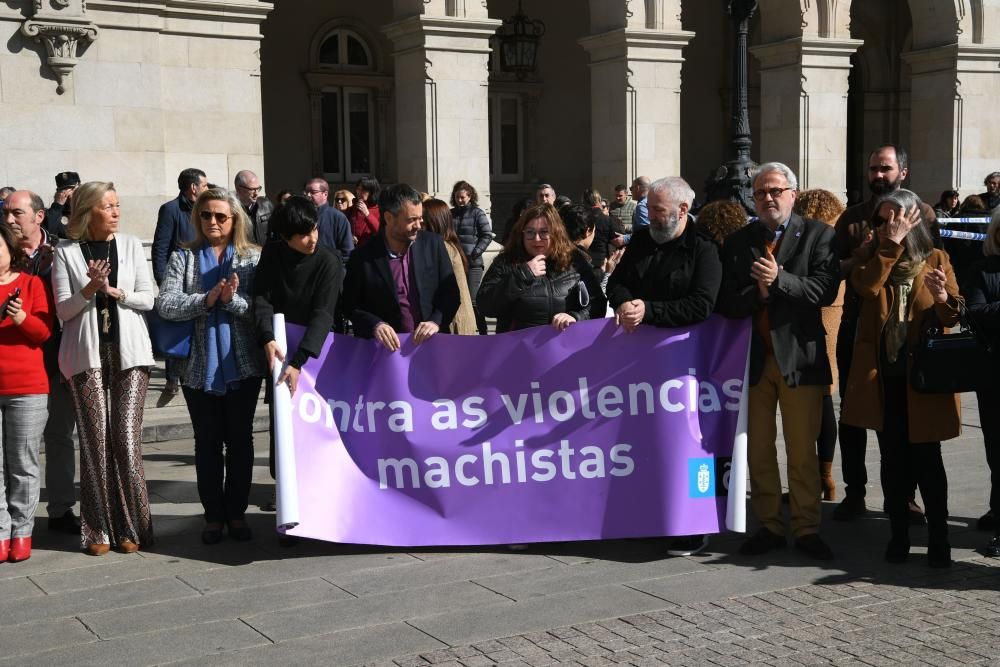 Minuto de silencio por tres mujeres asesinadas