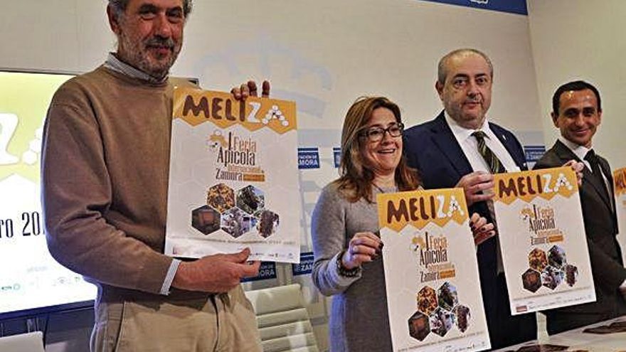 Juan Dúo, Mayte Martín, José Campanario y José Luis Pérez durante la presentación de Meliza.