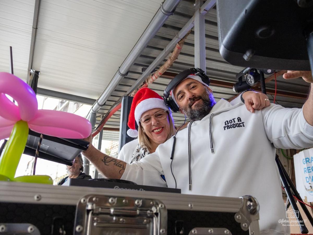 La Fundació del Convent de Santa Clara reparteix joguines a infants de la plataforma d'aliments
