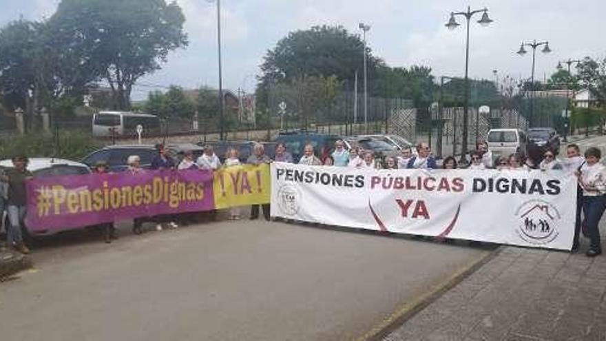 Un instante del acto celebrado ayer en Poo.