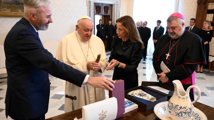 ¿Qué le han regalado Jorge Azcón y Natalia Chueca al Papa Francisco?