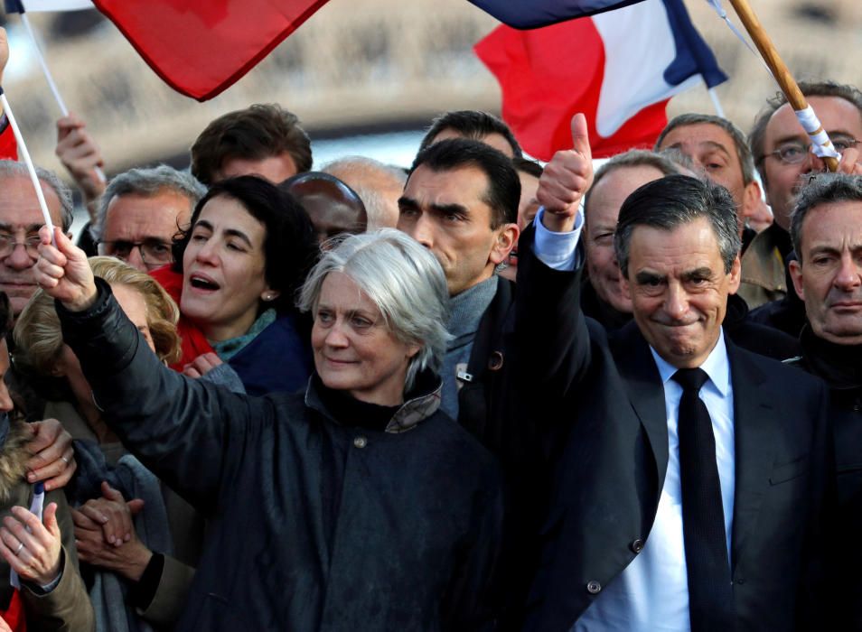 Acto de apoyo a François Fillon en París