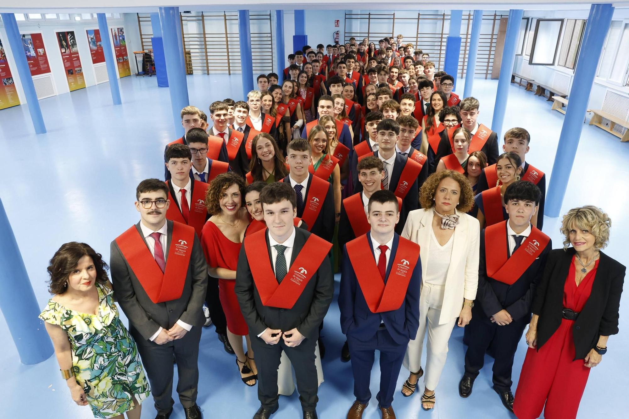 Los colegios e institutos de Gijón se van de graduación (en imágenes)