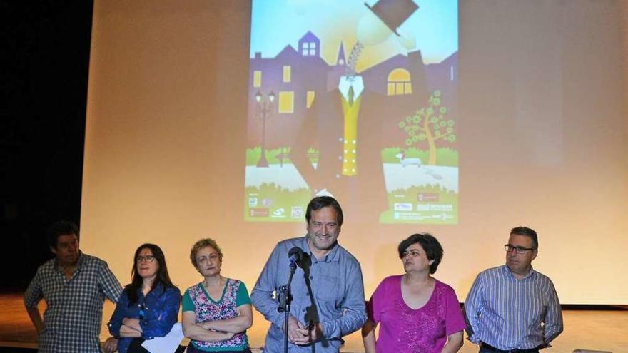 Organizadores y colaboradores presentaron ayer el programa en el Auditorio municipal. // Gonzalo Núñez