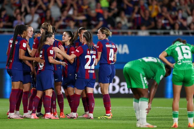 Liga F: FC Barcelona - Betis, el partido de despedida de Sandra Paños, Mariona Caldentey y Jonatan Giráldez, en imágenes