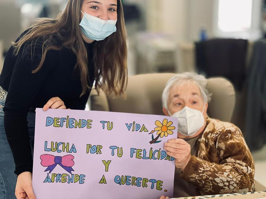 Actividad organizada por el instituto con los mayores de los pisos tutelados