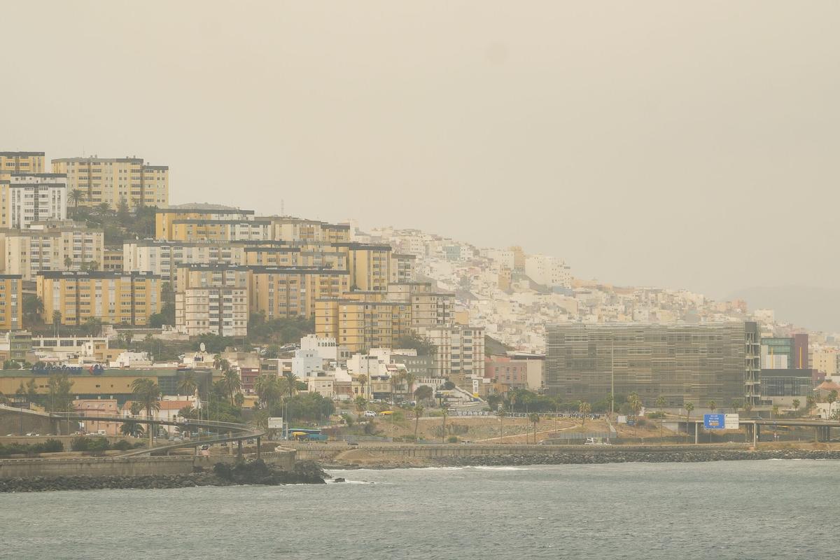 Ola de calor y calima en Las Palmas de Gran Canaria (1/8/2026)