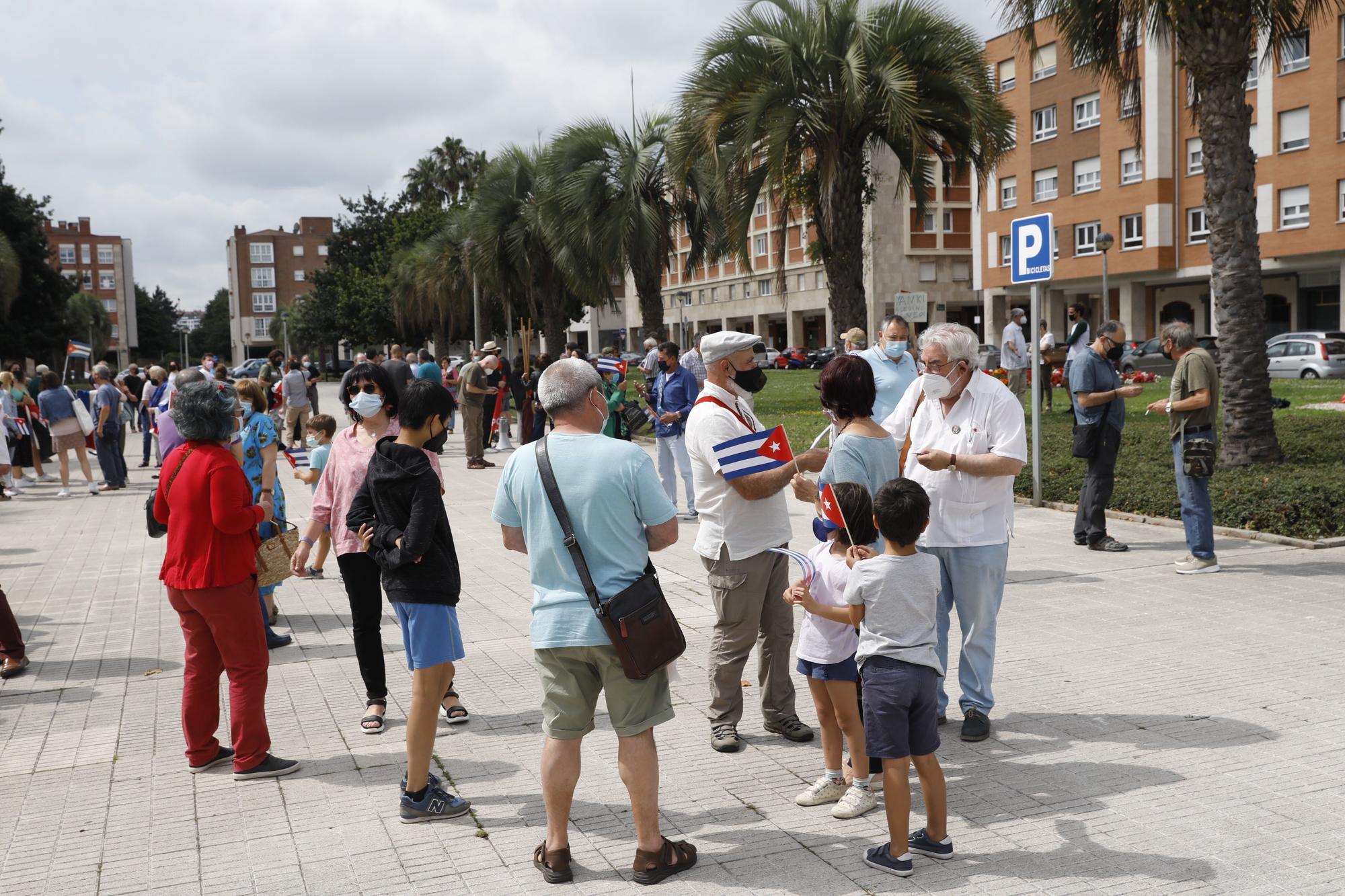 Gijón, Plaza de la Habana, concentración a favor de la revolución cubana