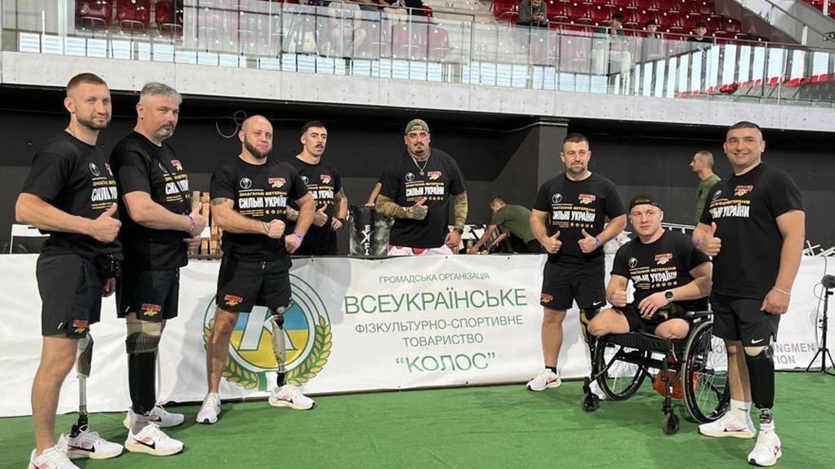Deportistas ucranianos baten el récord mundial de fuerza.