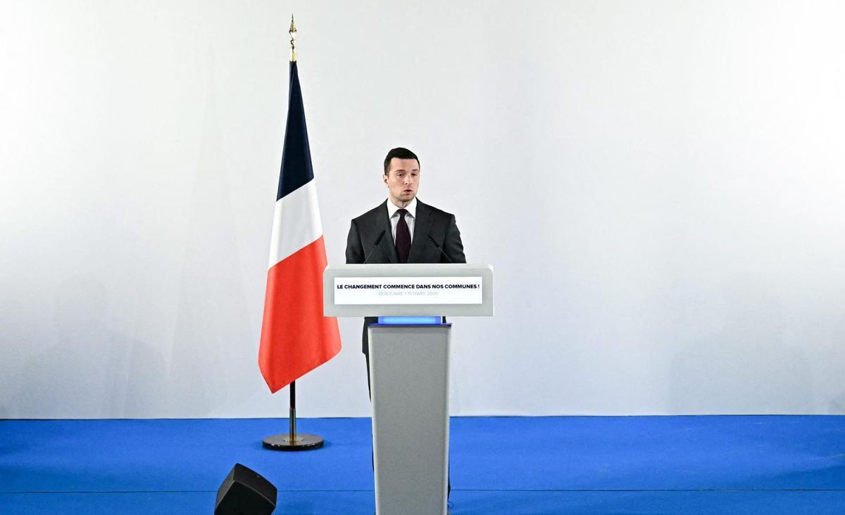 França vira cap als extrems en les municipals i aïlla el macronisme