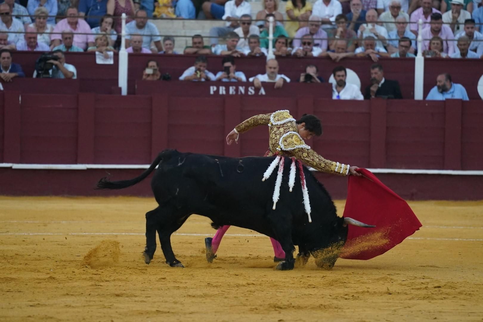 Toros en la Feria I Sexta corrida de abono y puerta grande de Roca Rey