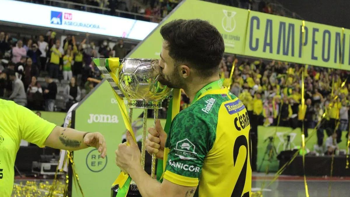 César Velasco, tras conquistar la pasada Copa de España con el Jaén Paraíso Interior.