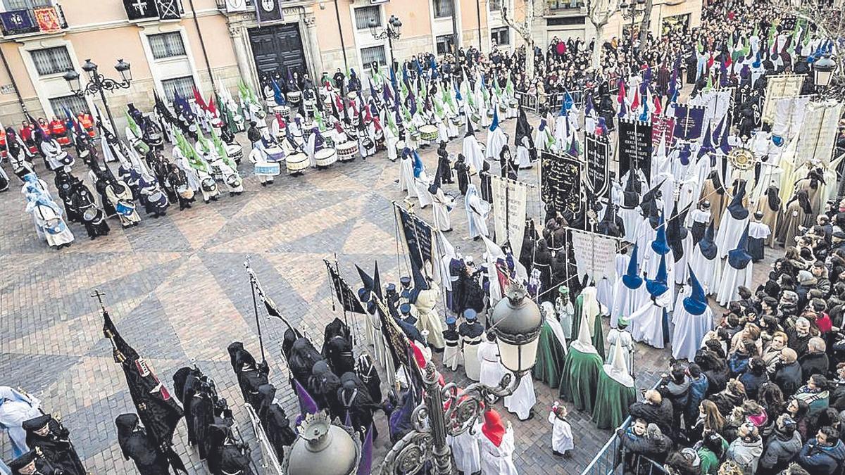 Antonio Olmo Gracia ha realizado un extenso estudio sobre la Semana Santa de Zaragoza.