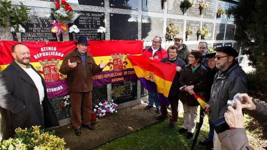 El Ateneo Republicano recuerda a Alfonso Camín en Porceyo