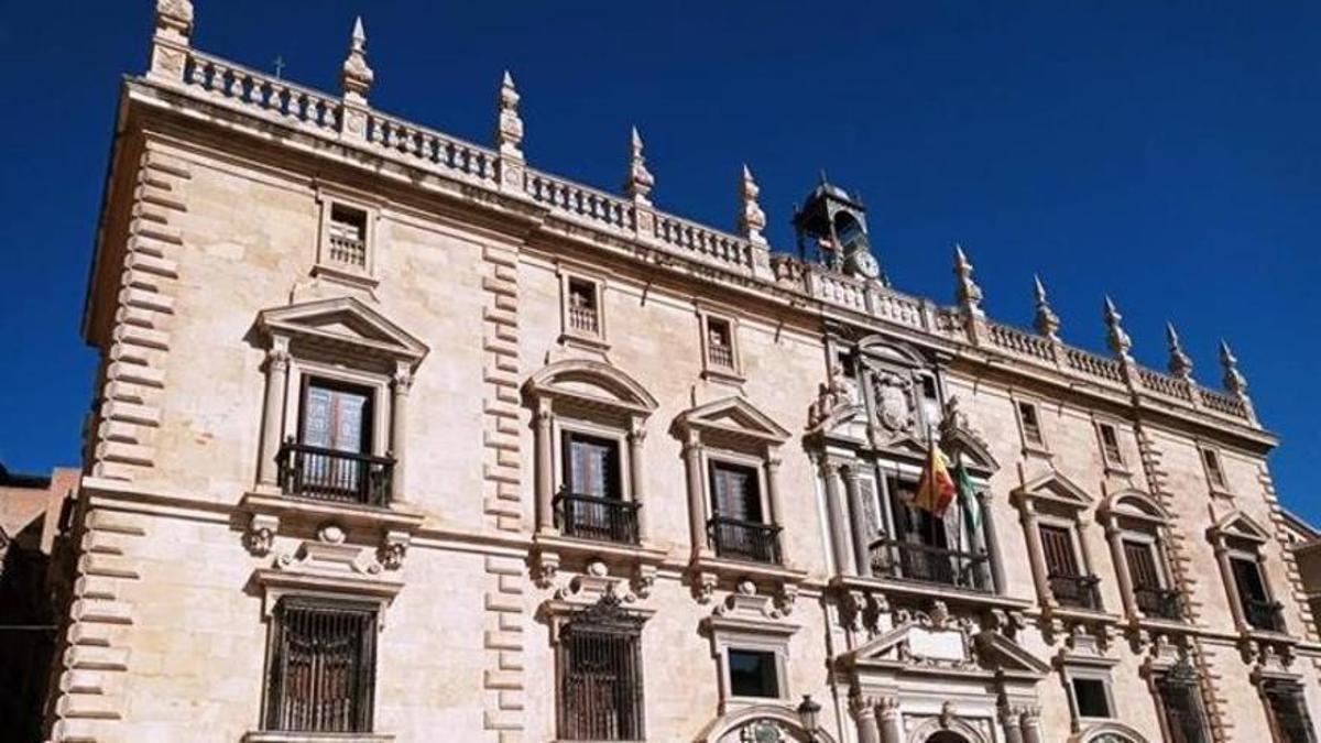 El TSJA ha ratificado la condena a un hombre por introducir droga en la prisión de Málaga con ayuda de su madre