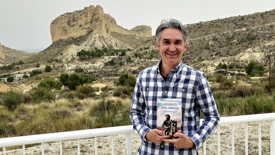 Juan Carlos González dedica su segunda novela al bandolero de Crevillent Jaime El Barbudo