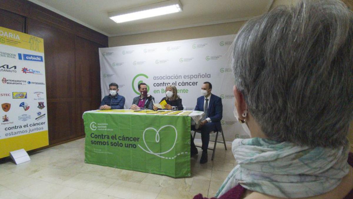 Un momento del acto de presentación en la sede de la AECC.