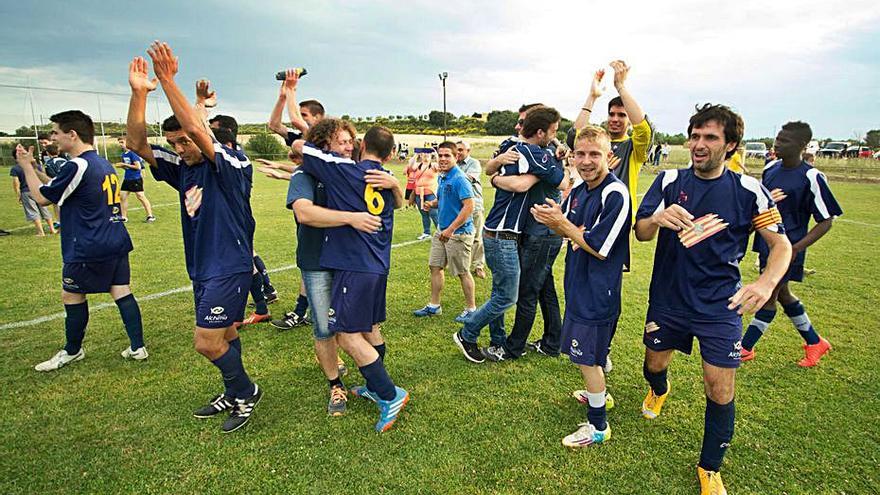 Celebració de l’ascens de la temporada 2014-2015 | BORJA BALSERA