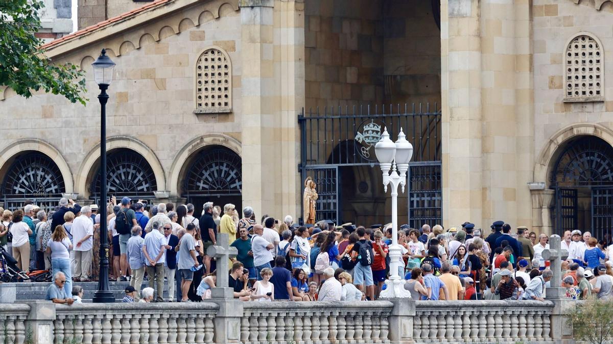 La Armada celebra a la Virgen del Carmen