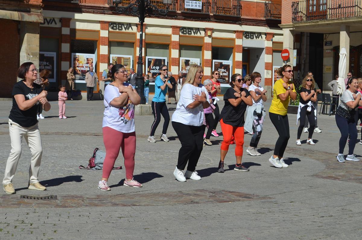 Así de bien lo pasan en Benavente en clase de zumba