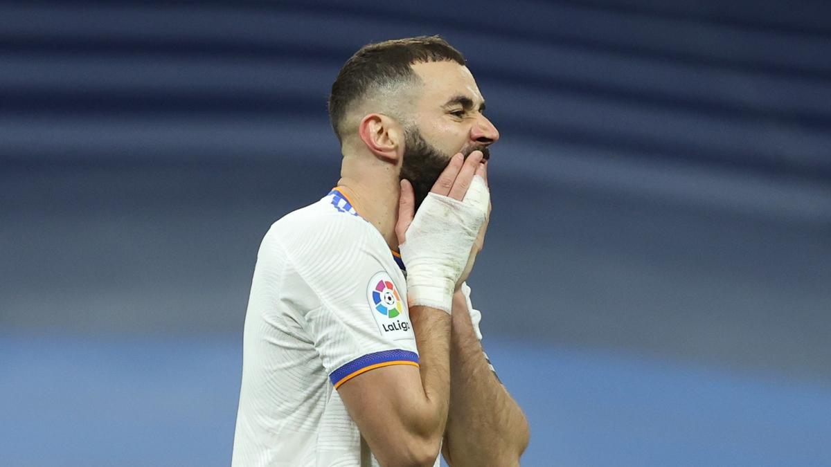 Benzema, desesperado