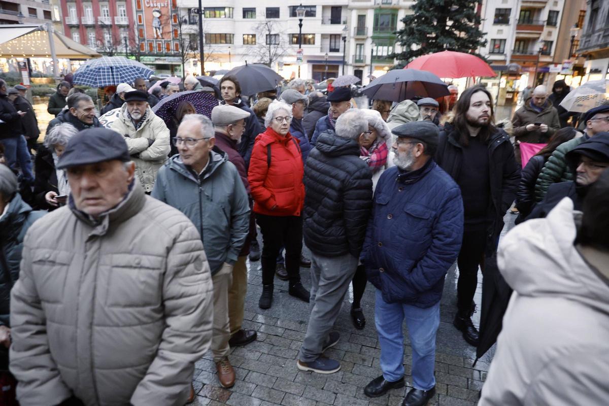 EN IMÁGENES: La manifestación en Gijón contra la intervención de EE UU en Venezuela EN IMÁGENES: La manifestación en Gijón contra la intervención de EE UU en Venezuela