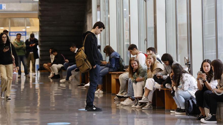 Los universitarios gallegos son los segundos con peor salario en España tras titularse
