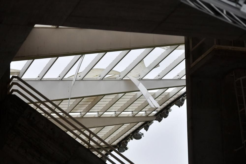 Temporal en Pontevedra | La borrasca Elsa levanta parte de la cubierta del estadio de Pasarón